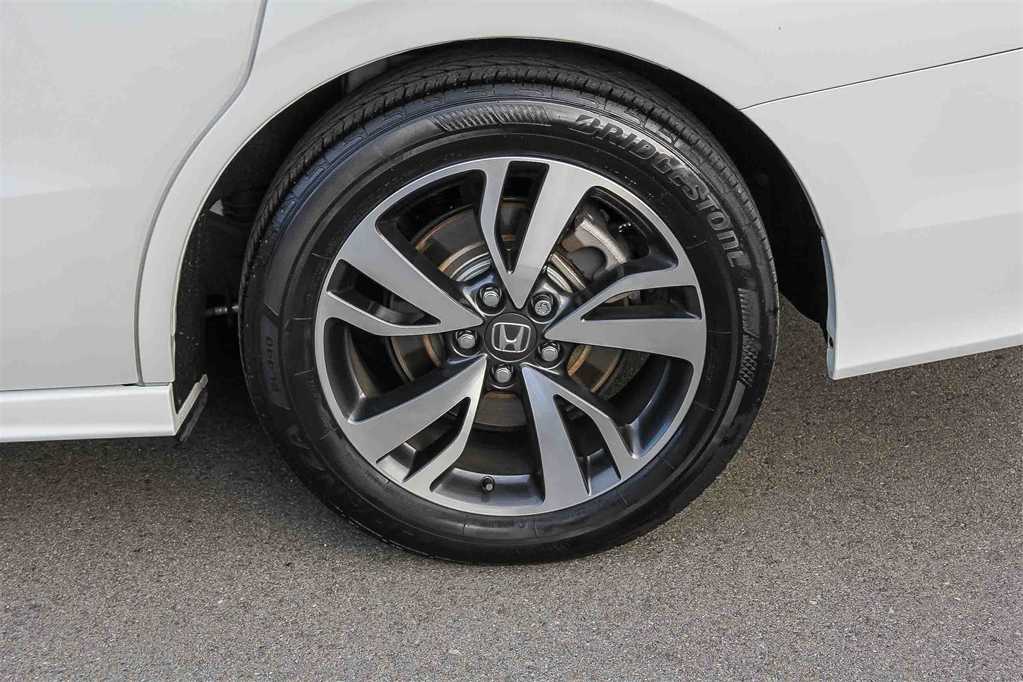 Thumbnail: 2022 Honda Odyssey - 11