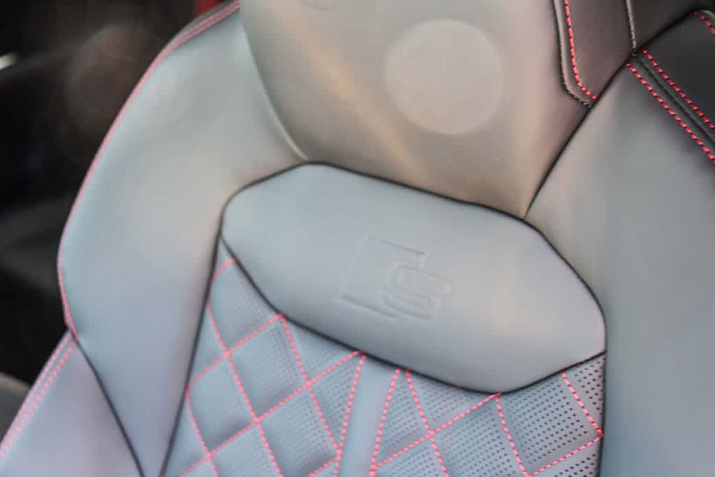 Thumbnail: 2026 Audi SQ8 - 25