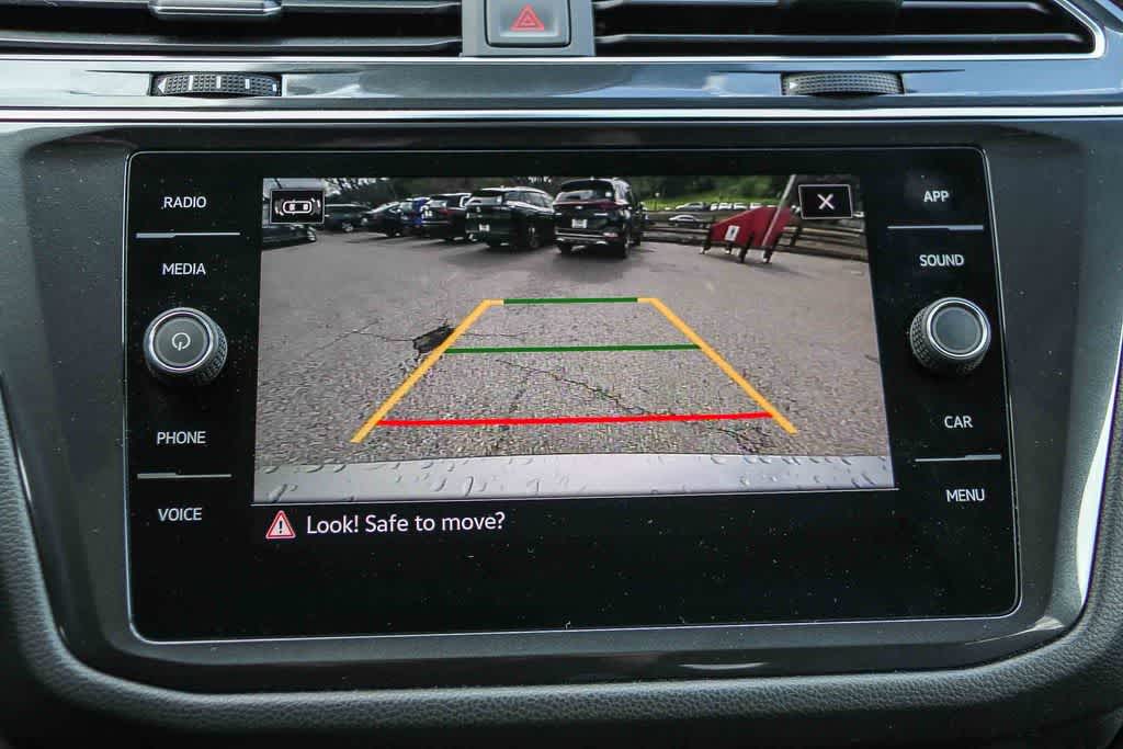 Thumbnail: 2022 Volkswagen Tiguan - 23