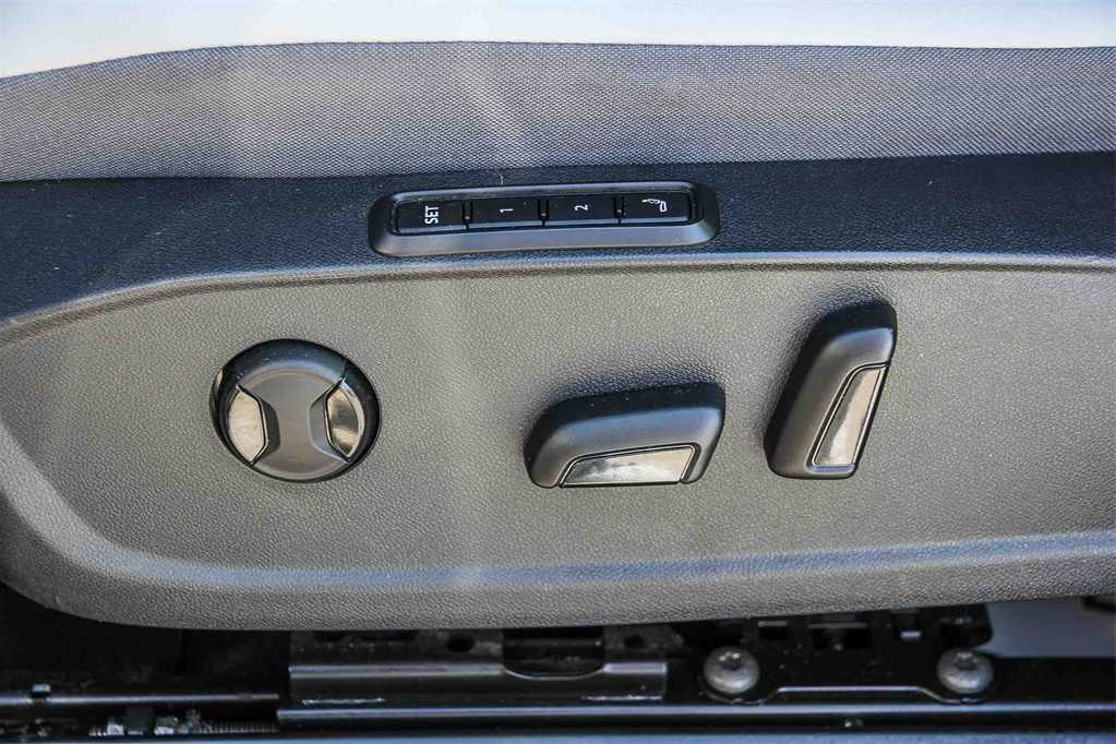 Thumbnail: 2022 Volkswagen ID.4 - 21