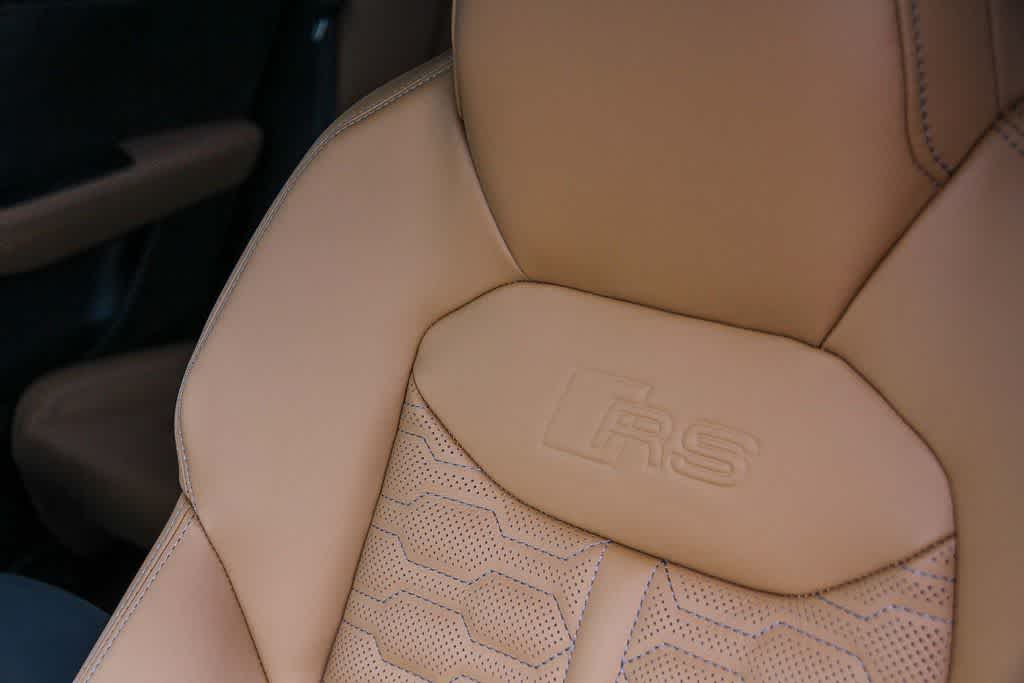 Thumbnail: 2026 Audi RS Q8 - 25