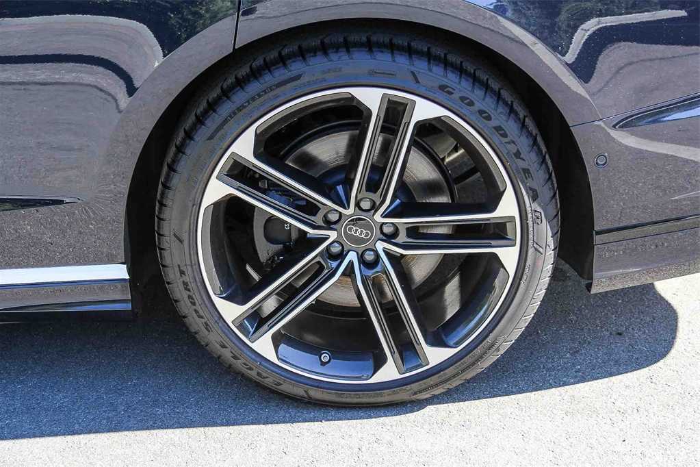 Thumbnail: 2025 Audi A8 - 10