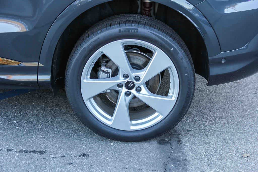 Thumbnail: 2025 Audi Q5 - 10