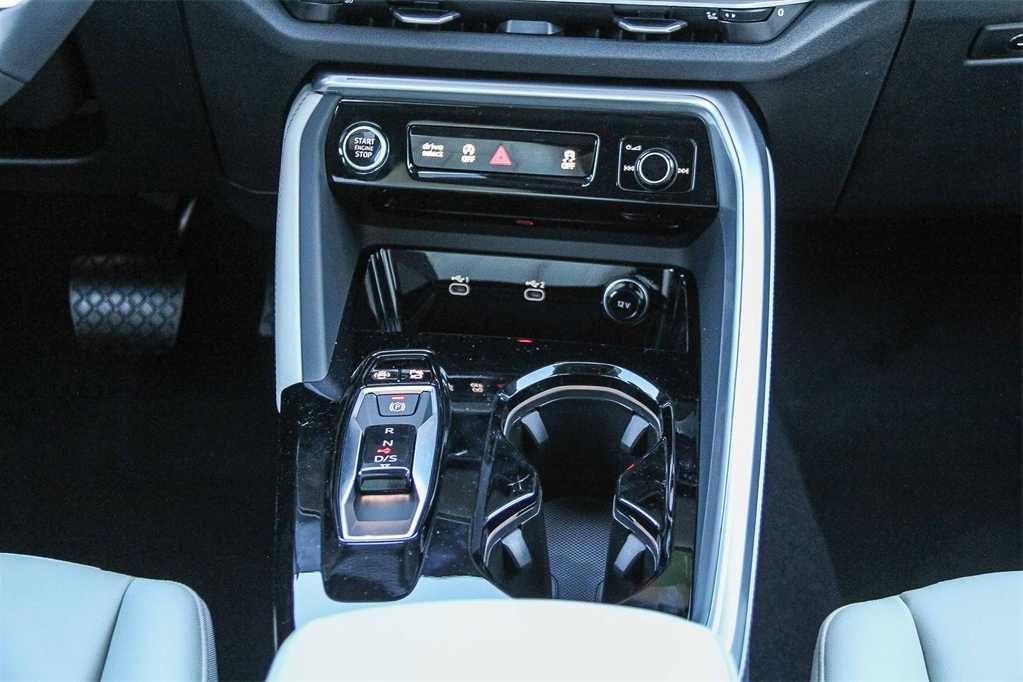 Thumbnail: 2025 Audi Q5 - 13