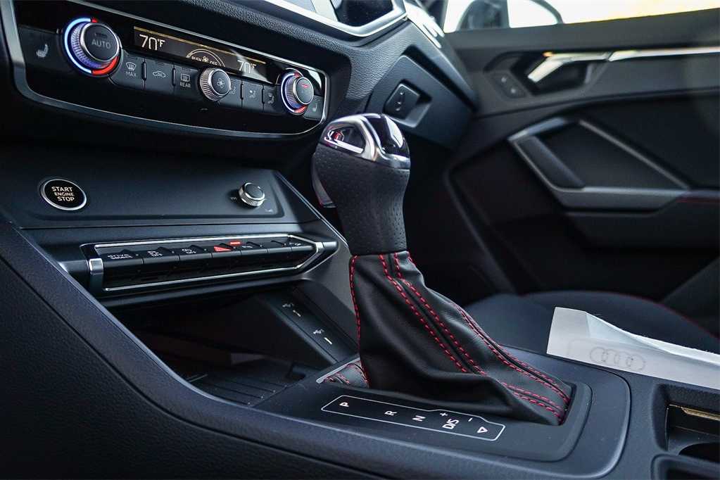 Thumbnail: 2025 Audi Q3 - 25