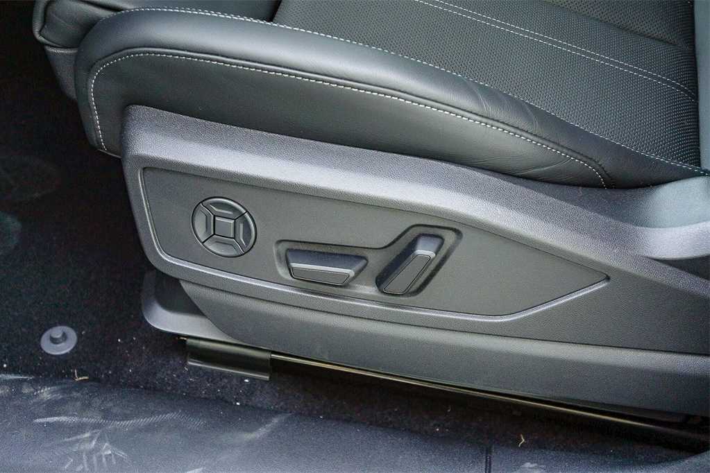 Thumbnail: 2025 Audi Q5 - 24