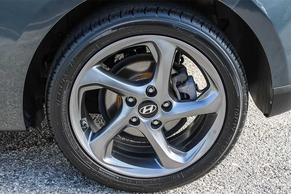 Thumbnail: 2019 Hyundai Veloster - 11