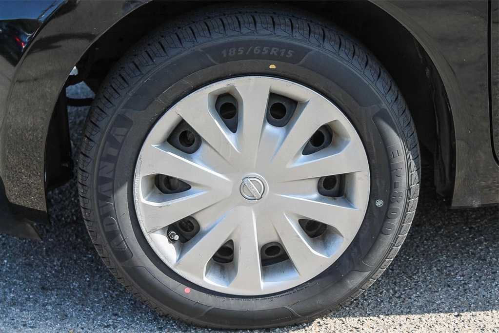 Thumbnail: 2015 Nissan Versa Note - 10