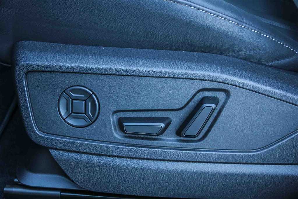 Thumbnail: 2025 Audi Q5 - 21