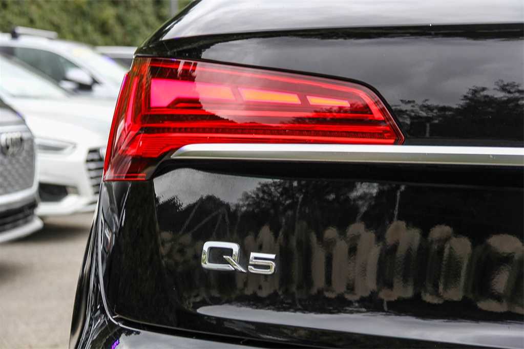 Thumbnail: 2023 Audi Q5 - 11