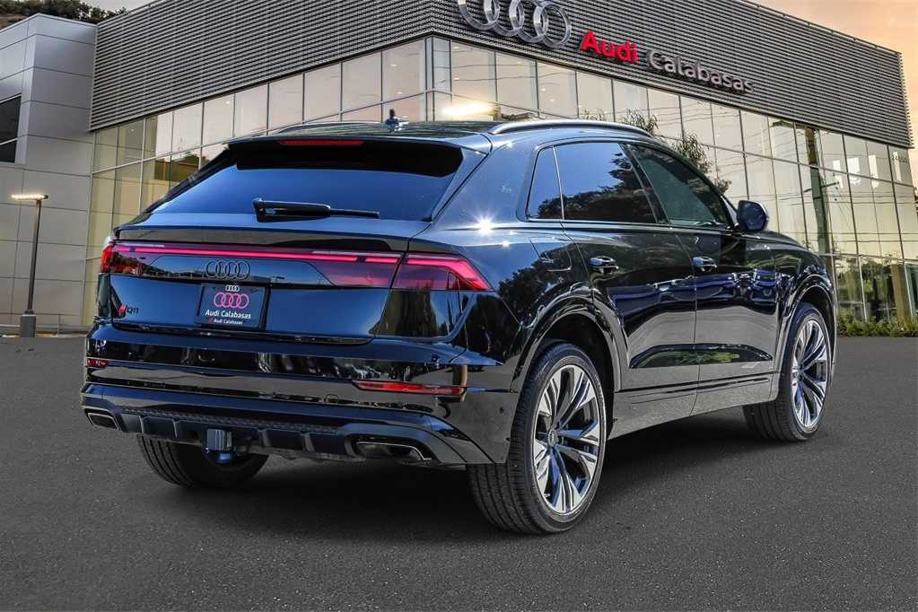 Thumbnail: 2025 Audi Q8 - 4