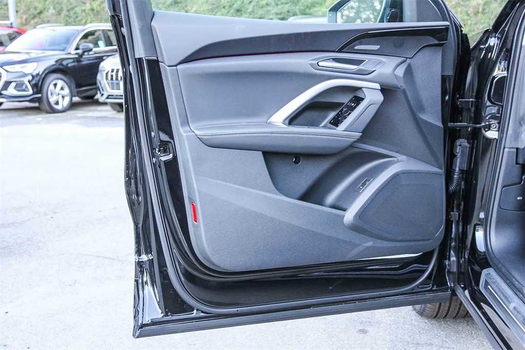 Thumbnail: 2025 Audi Q5 - 22