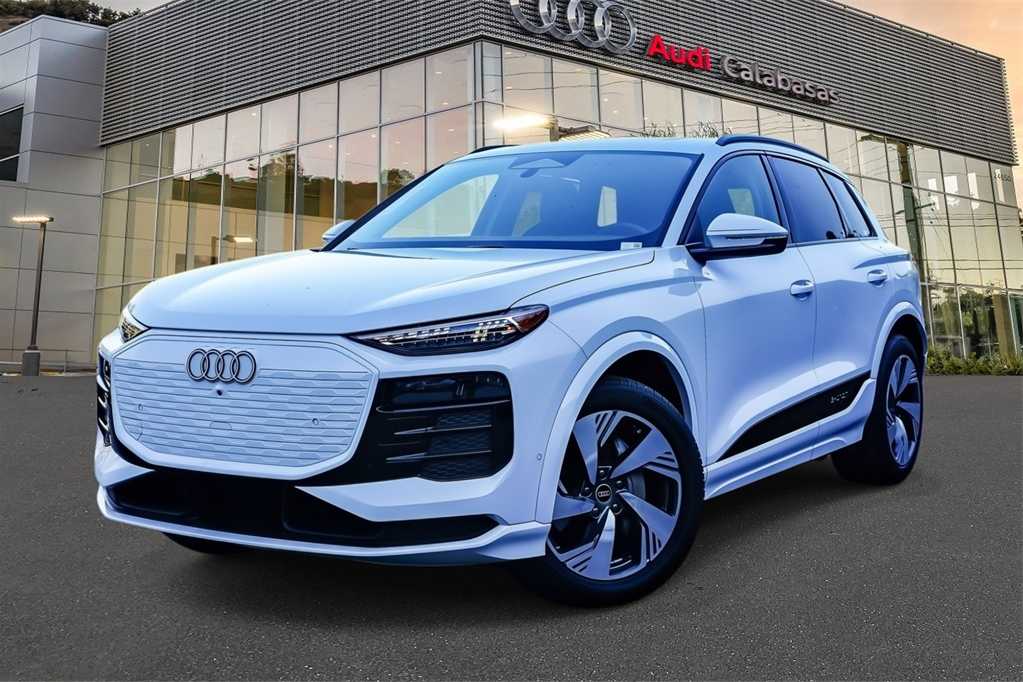 Thumbnail: 2025 Audi Q6 e-tron - 1