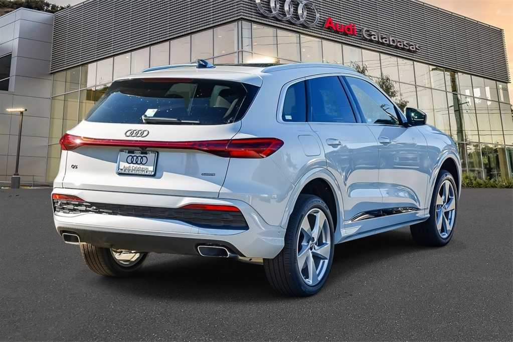 Thumbnail: 2025 Audi Q5 - 4