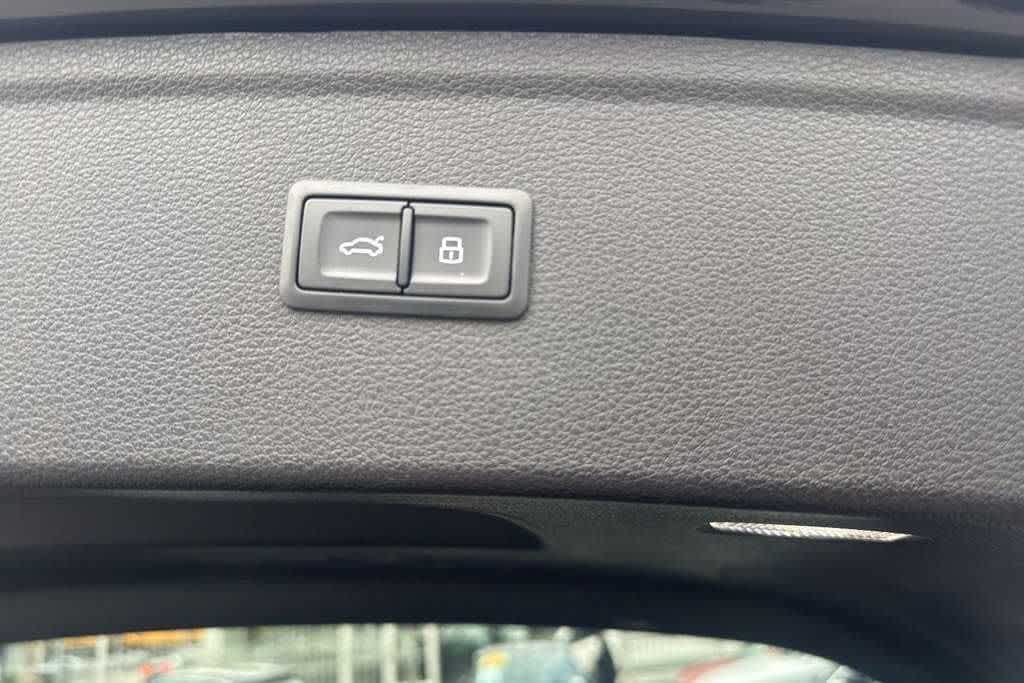 Thumbnail: 2022 Audi Q5 - 36