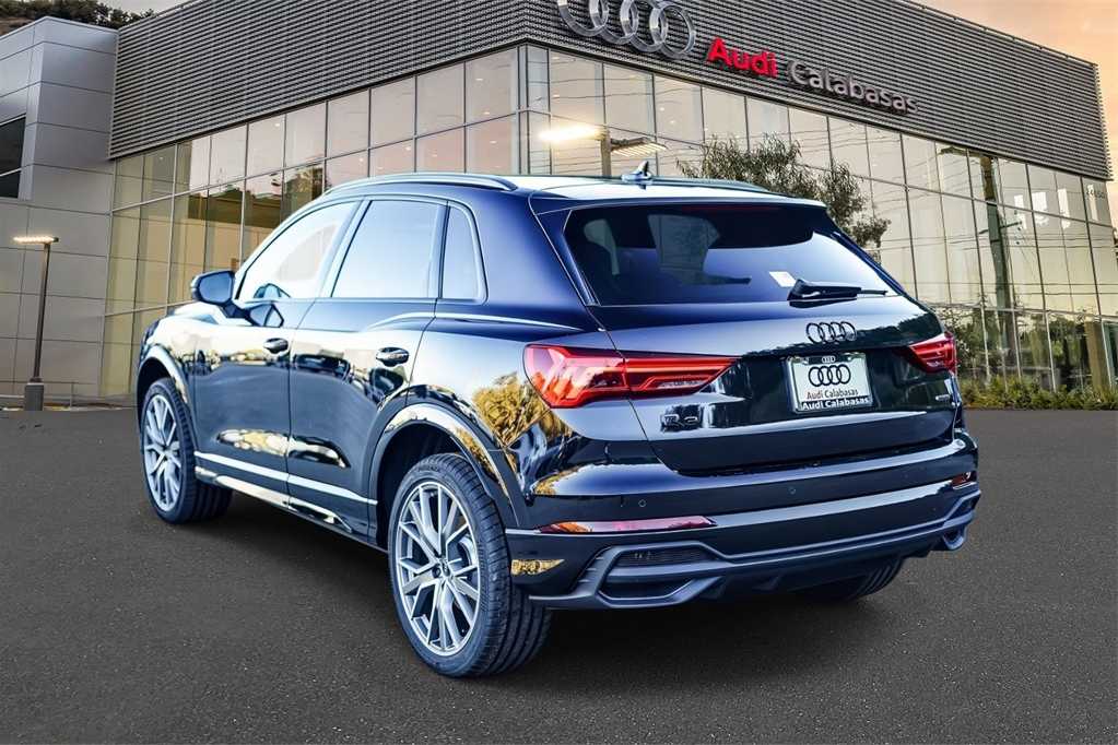 Thumbnail: 2025 Audi Q3 - 2