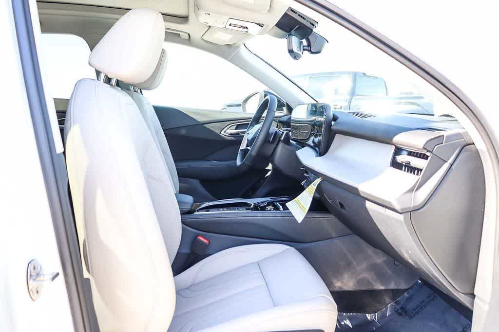 Thumbnail: 2026 Audi Q3 - 21