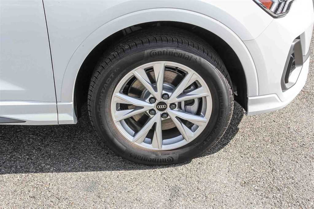 Thumbnail: 2025 Audi Q3 - 9