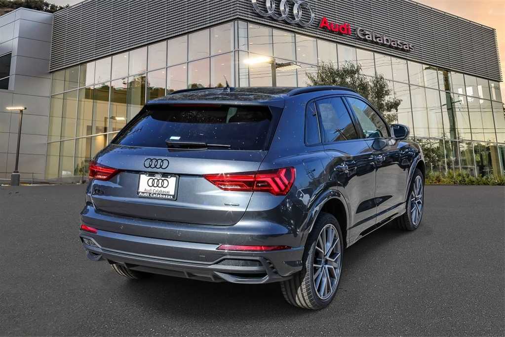 Thumbnail: 2025 Audi Q3 - 4