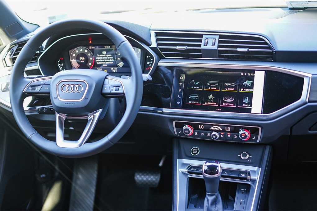 Thumbnail: 2025 Audi Q3 - 11