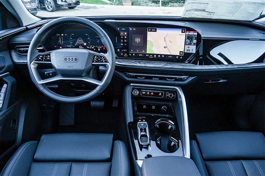 Thumbnail: 2025 Audi Q5 - 12