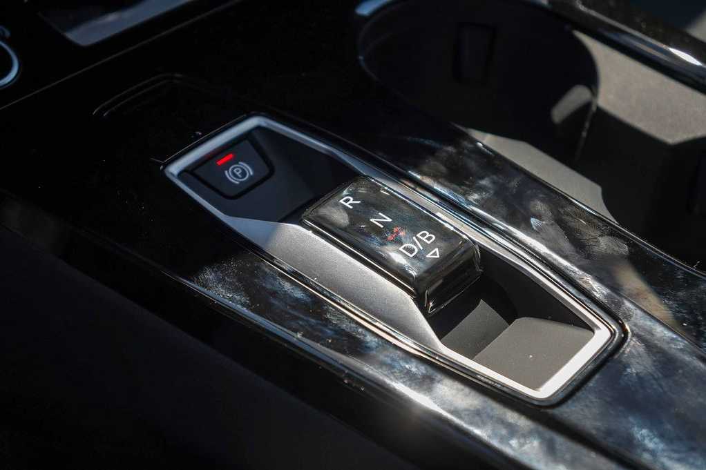 Thumbnail: 2027 Audi Q6 e-tron - 21