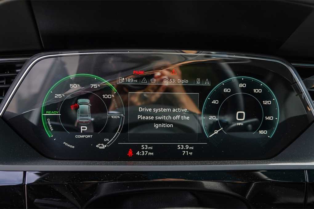 Thumbnail: 2024 Audi SQ8 e-tron - 26