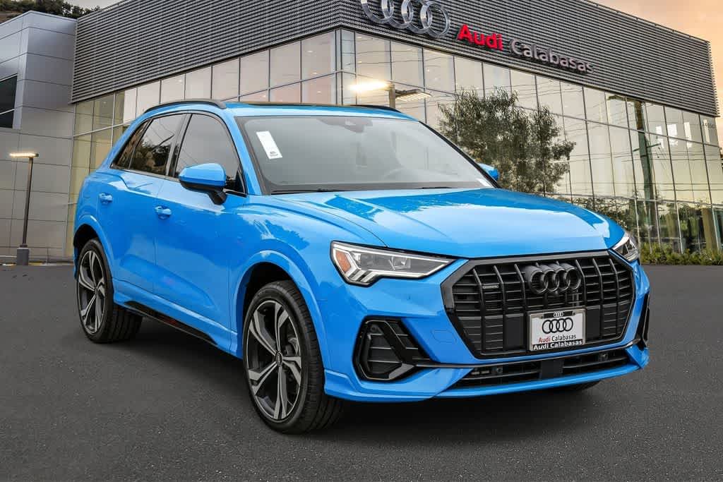 Thumbnail: 2023 Audi Q3 - 4