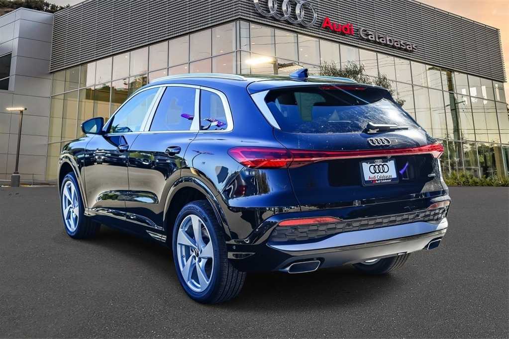 Thumbnail: 2025 Audi Q5 - 2