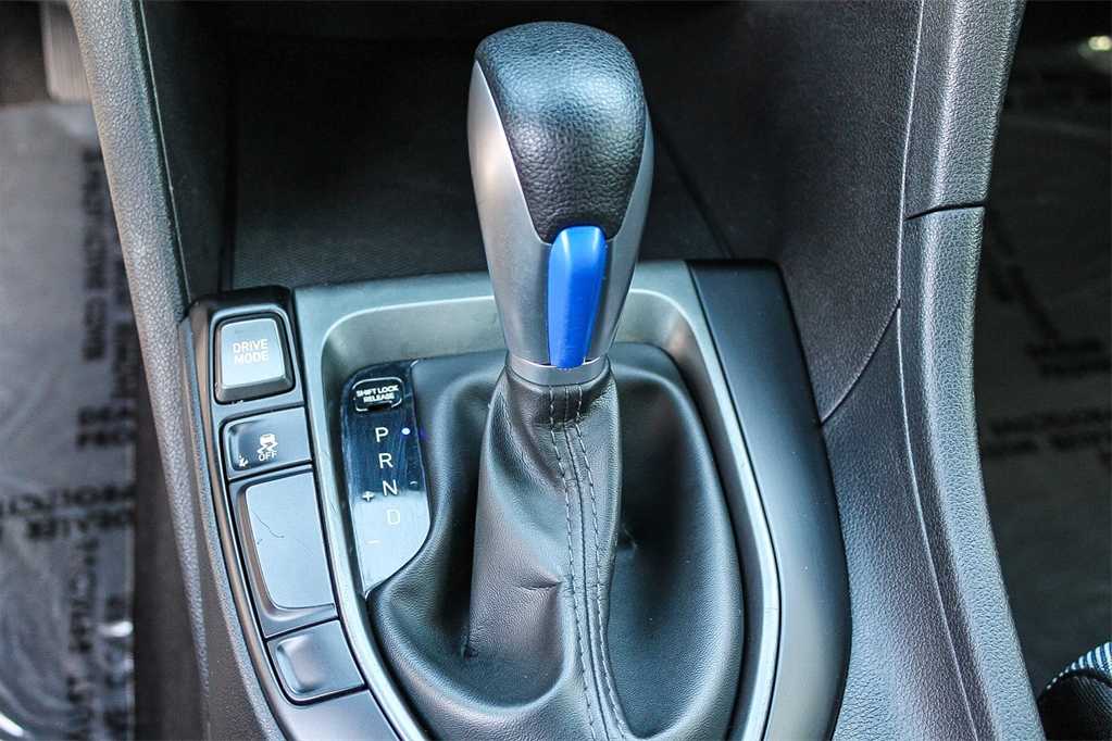 Thumbnail: 2019 Hyundai Veloster - 21