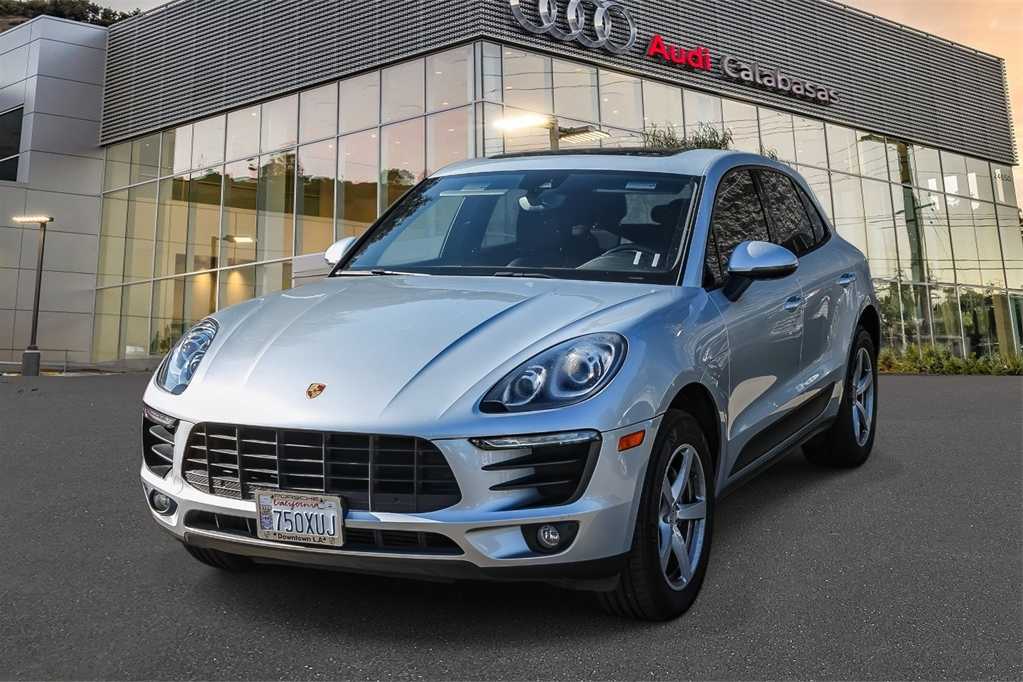 2017 Porsche Macan Base -
                  Calabasas, CA