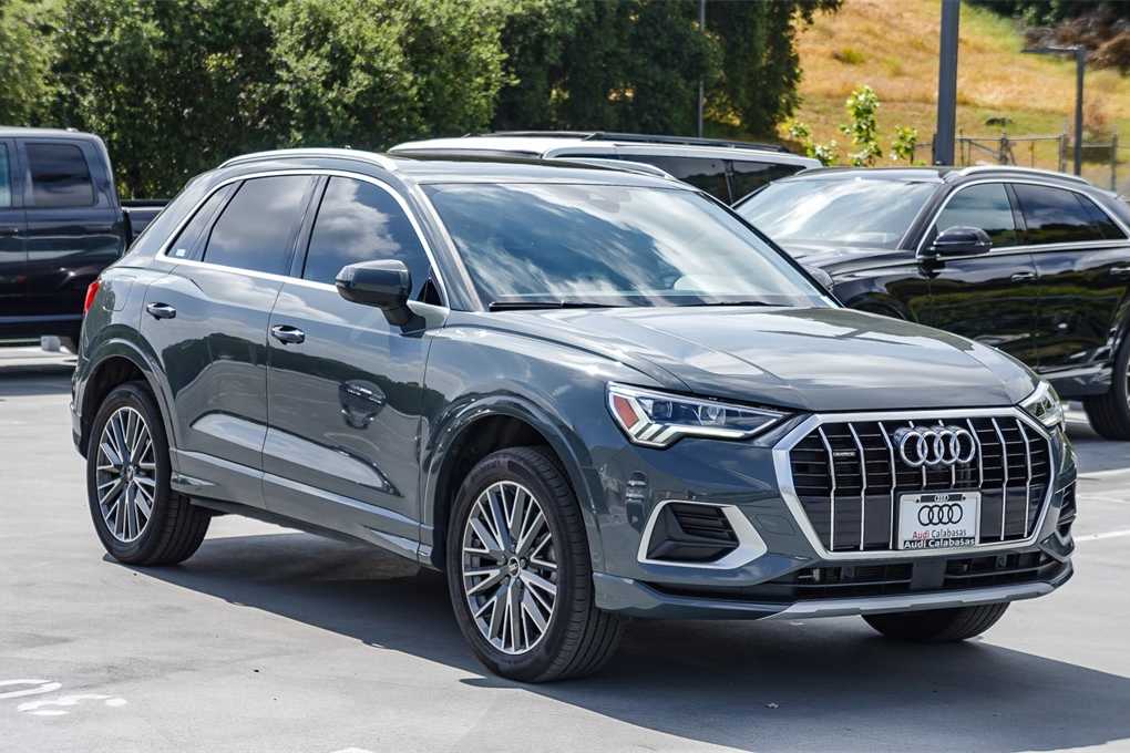 Thumbnail: 2022 Audi Q3 - 3