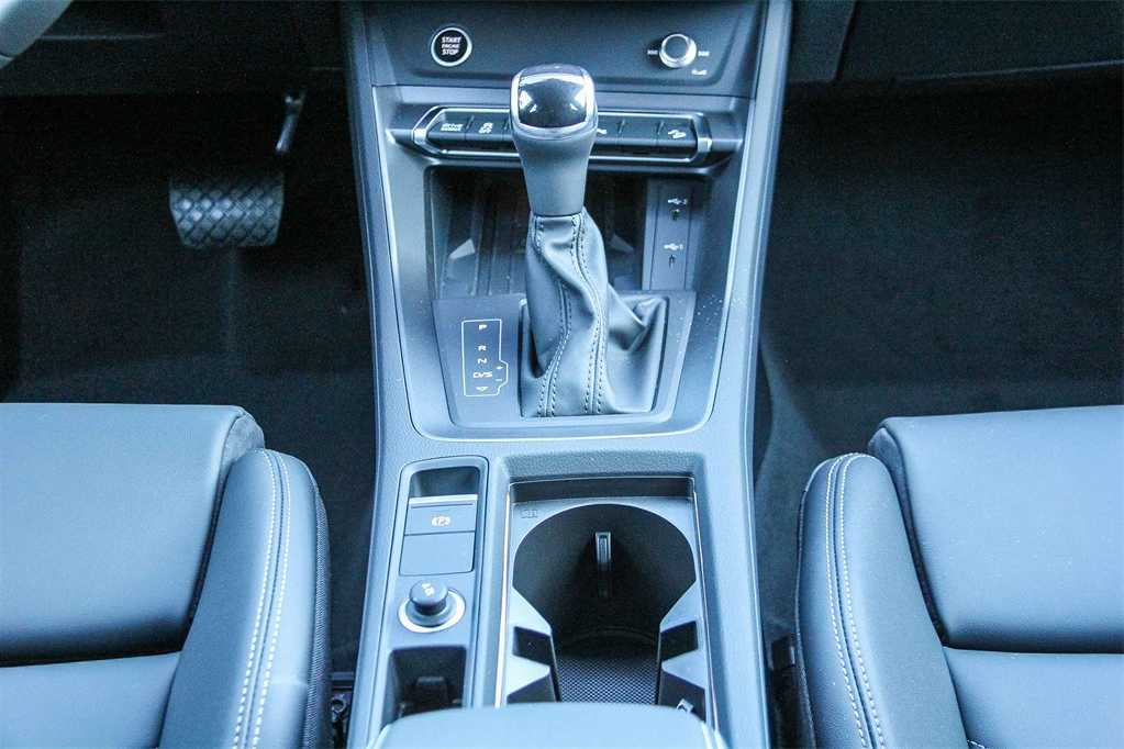 Thumbnail: 2025 Audi Q3 - 14