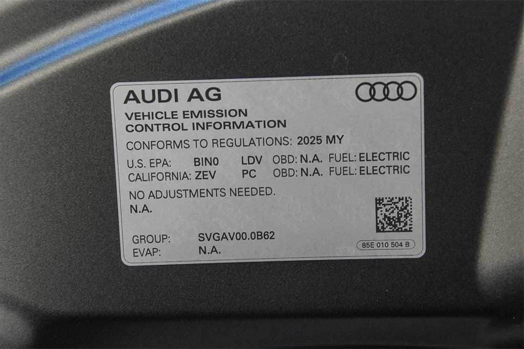 Thumbnail: 2025 Audi e-tron S - 28