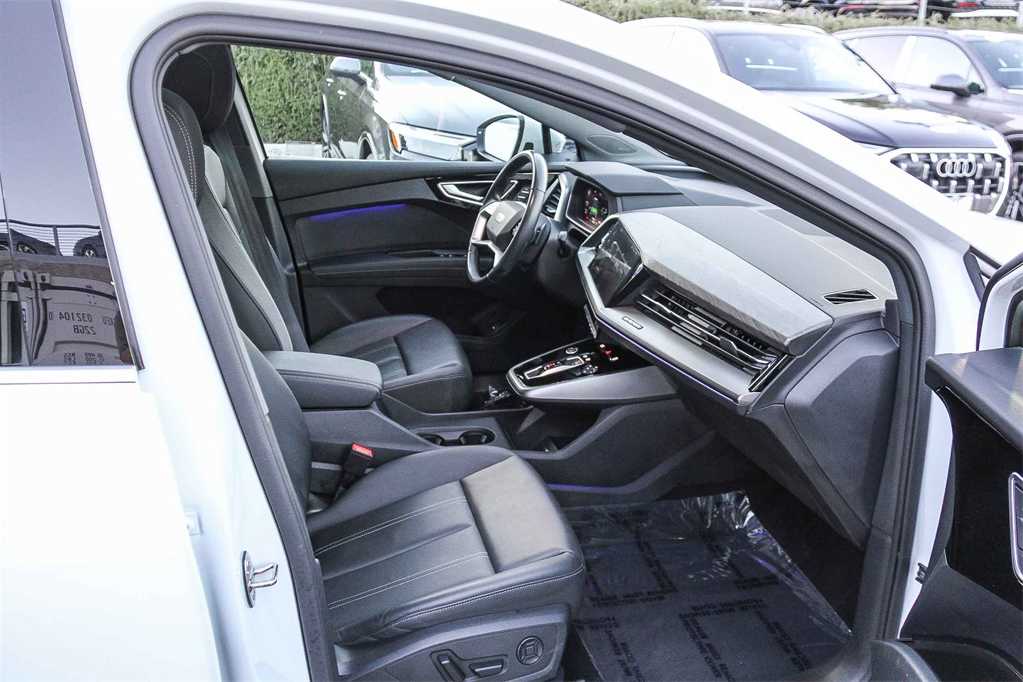 Thumbnail: 2024 Audi Q4 e-tron - 18