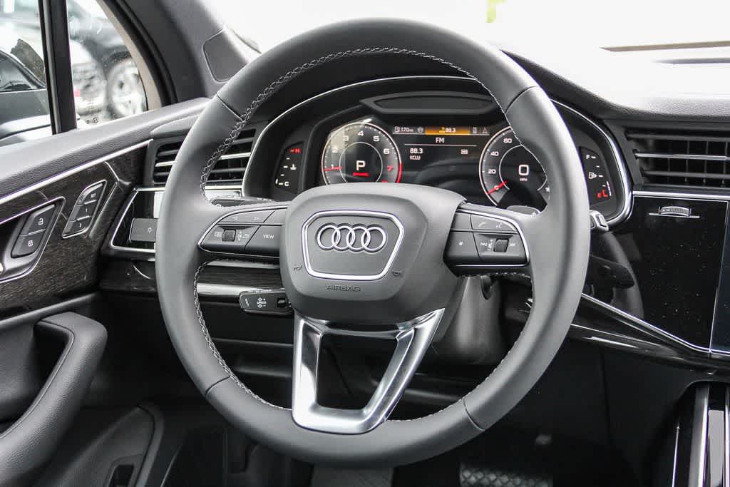 Thumbnail: 2026 Audi Q7 - 16