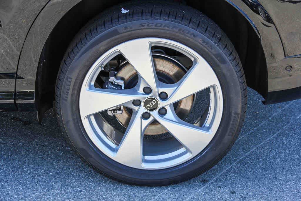 Thumbnail: 2025 Audi Q5 - 10