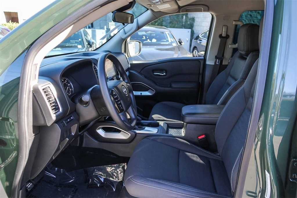 Thumbnail: 2023 Nissan Frontier - 18