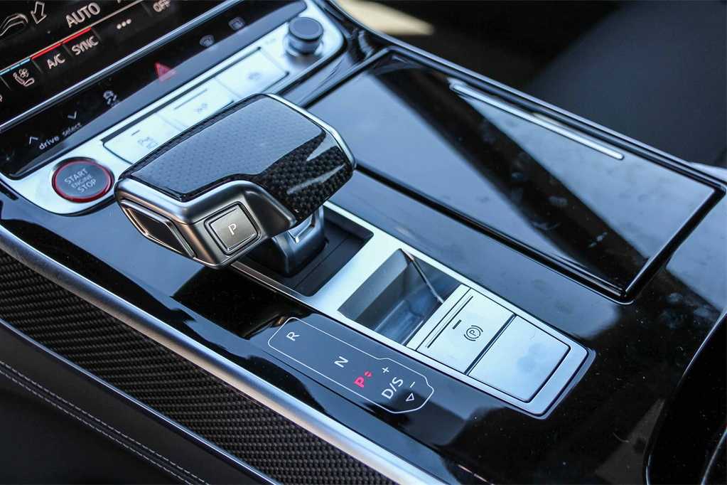 Thumbnail: 2025 Audi S8 - 18
