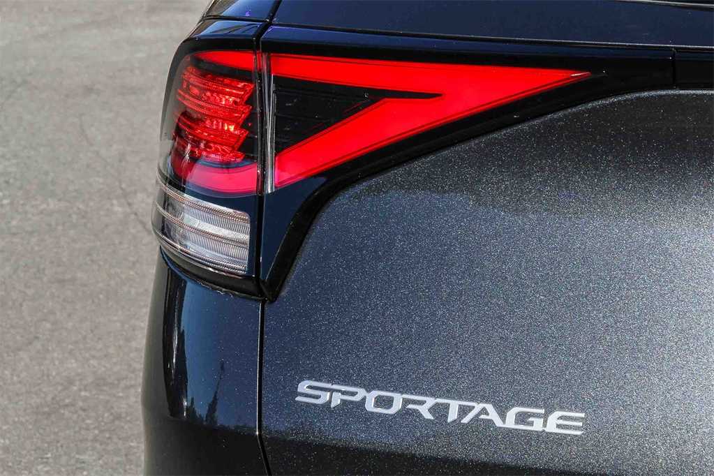 Thumbnail: 2023 Kia Sportage - 11