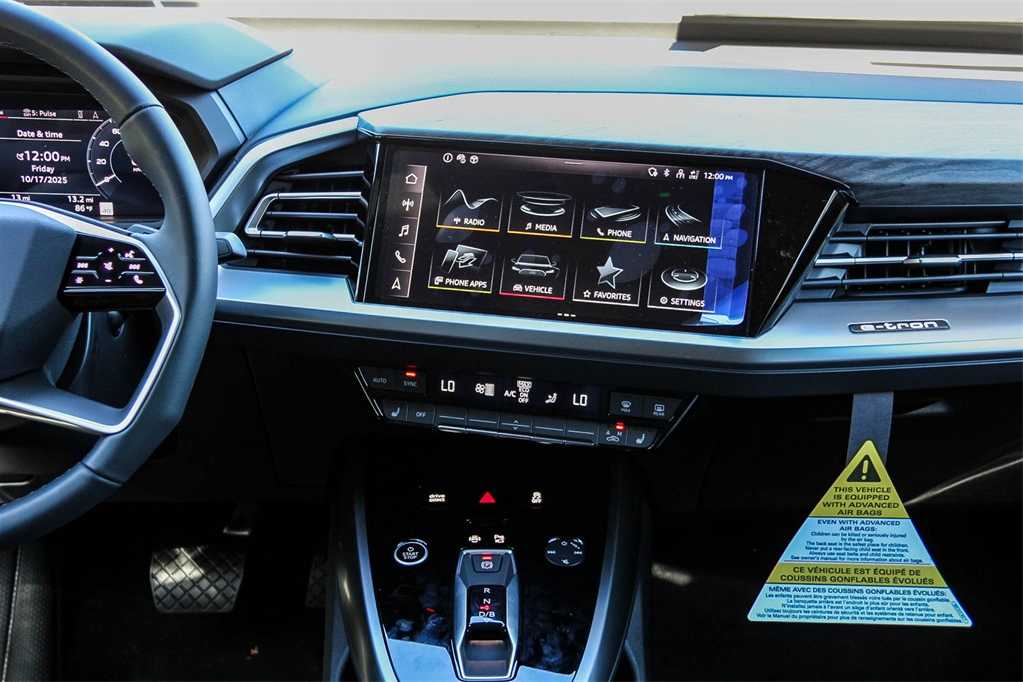 Thumbnail: 2026 Audi Q4 e-tron - 14