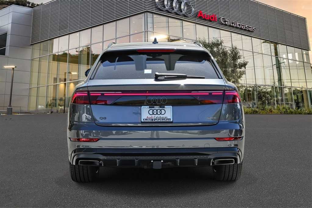 Thumbnail: 2026 Audi Q8 - 3