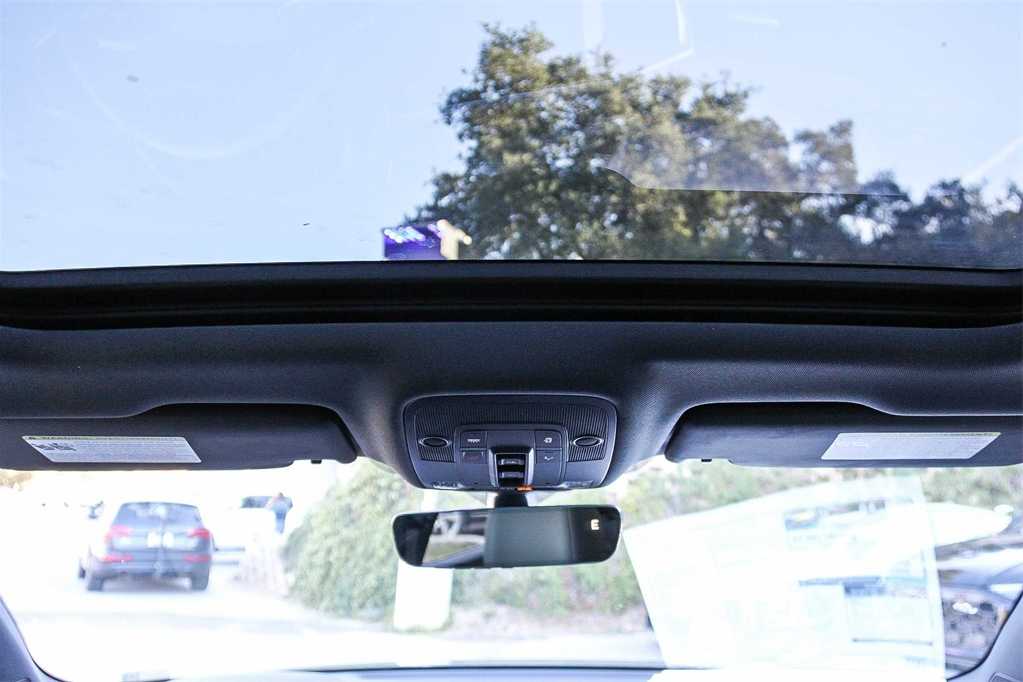 Thumbnail: 2025 Audi Q3 - 12