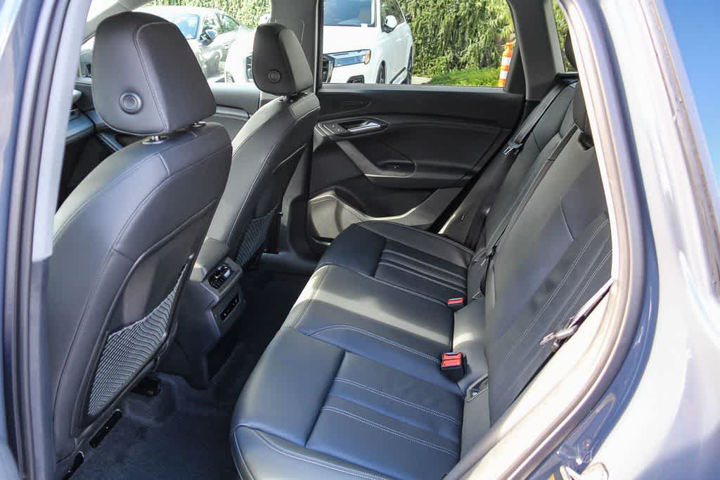 Thumbnail: 2025 Audi Q6 e-tron - 16