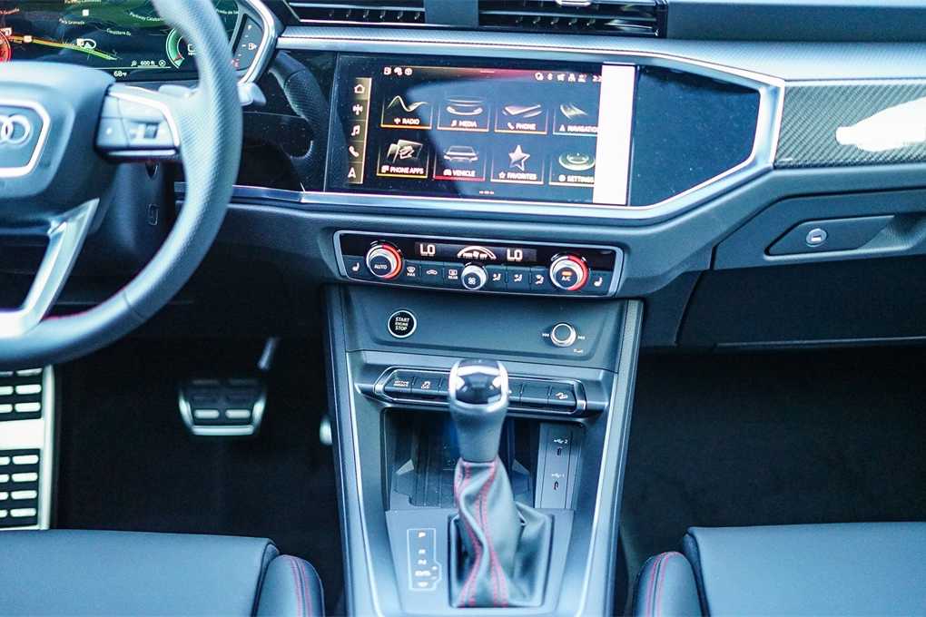 Thumbnail: 2025 Audi Q3 - 13