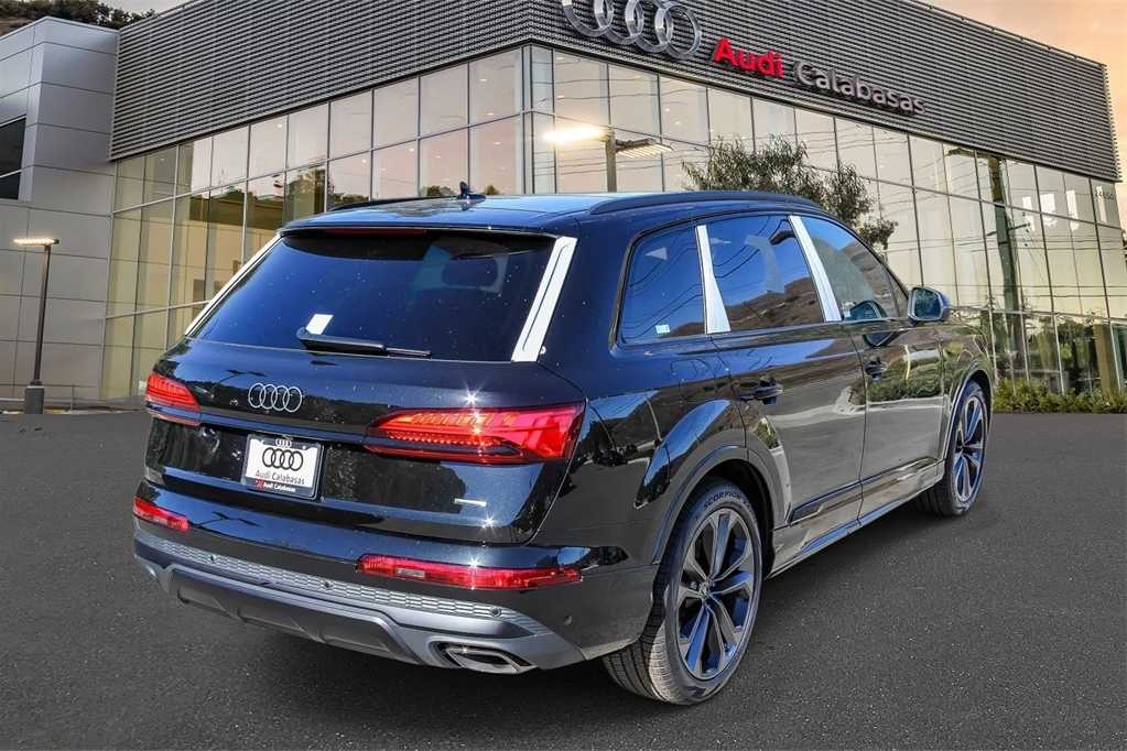 Thumbnail: 2026 Audi Q7 - 4