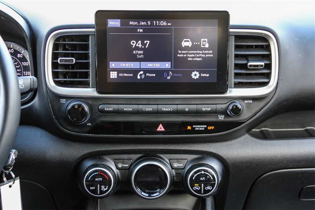 Thumbnail: 2022 Hyundai Venue - 15