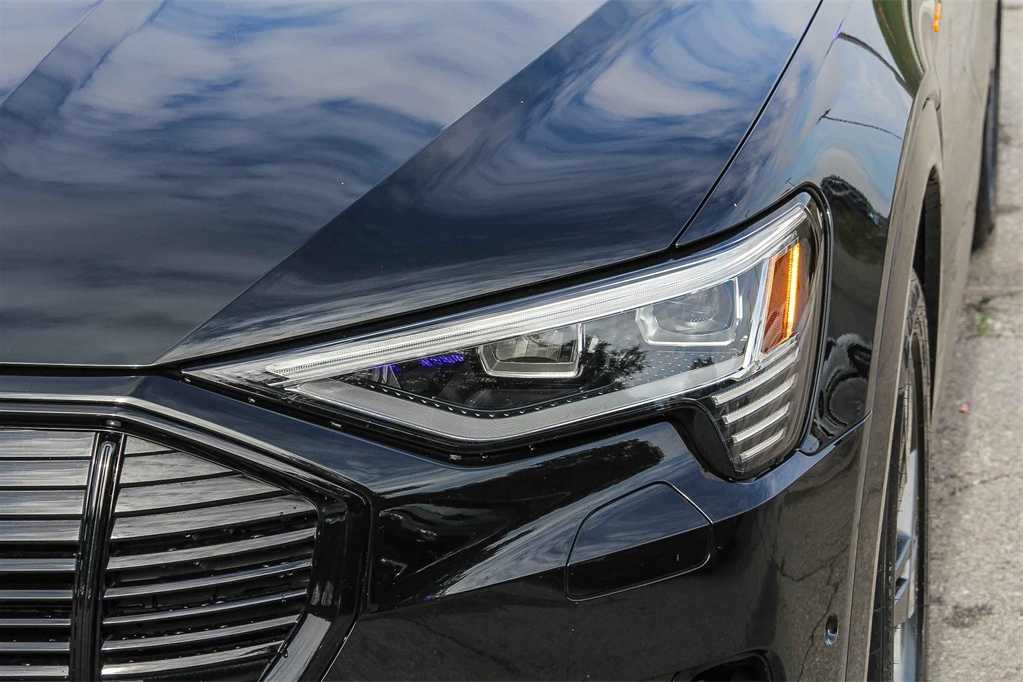 Thumbnail: 2022 Audi e-tron - 7