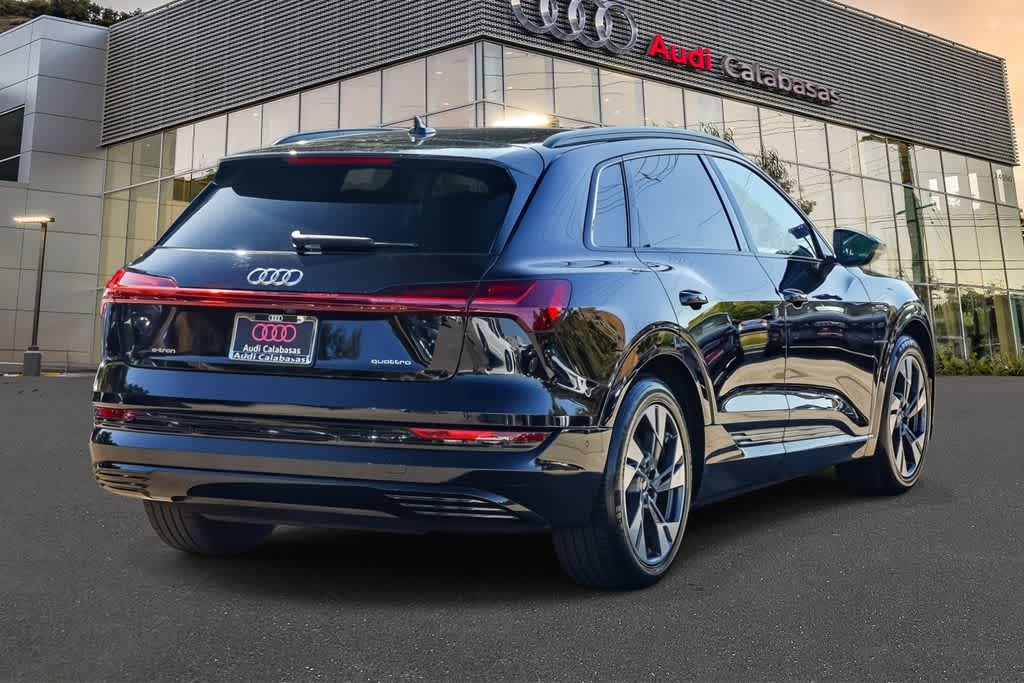 Thumbnail: 2022 Audi e-tron - 4