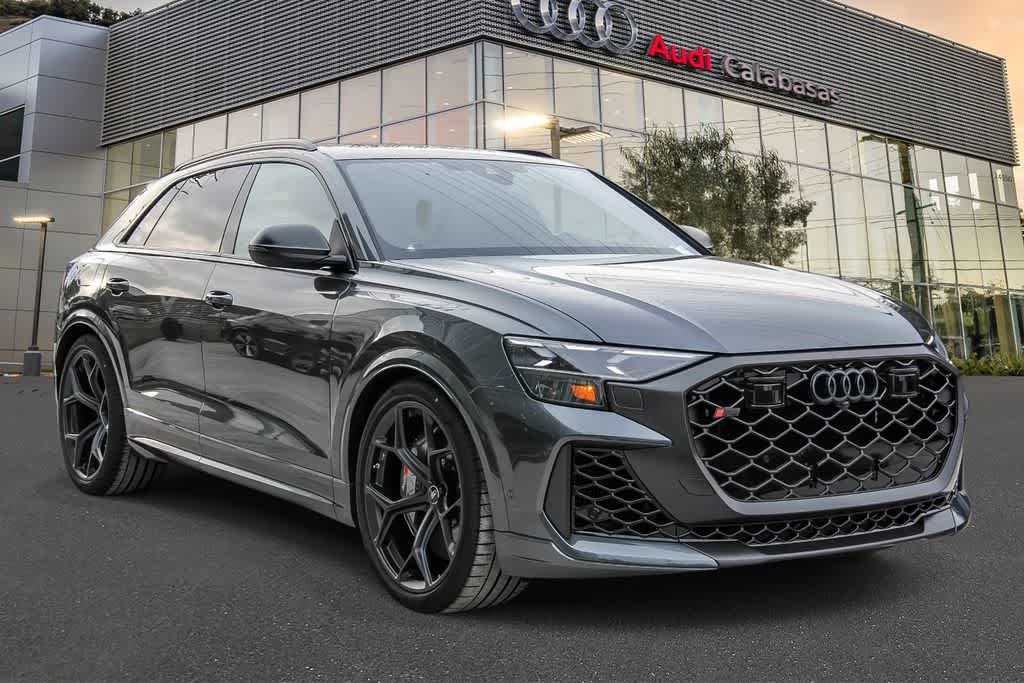 Thumbnail: 2026 Audi RS Q8 - 5
